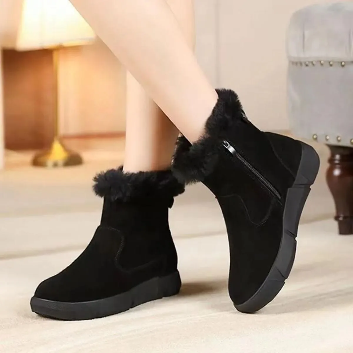 2024 Scarpe da donna di moda Stivali corti da donna in peluche Vendita calda Stivali classici con cerniera laterale Nuova testa