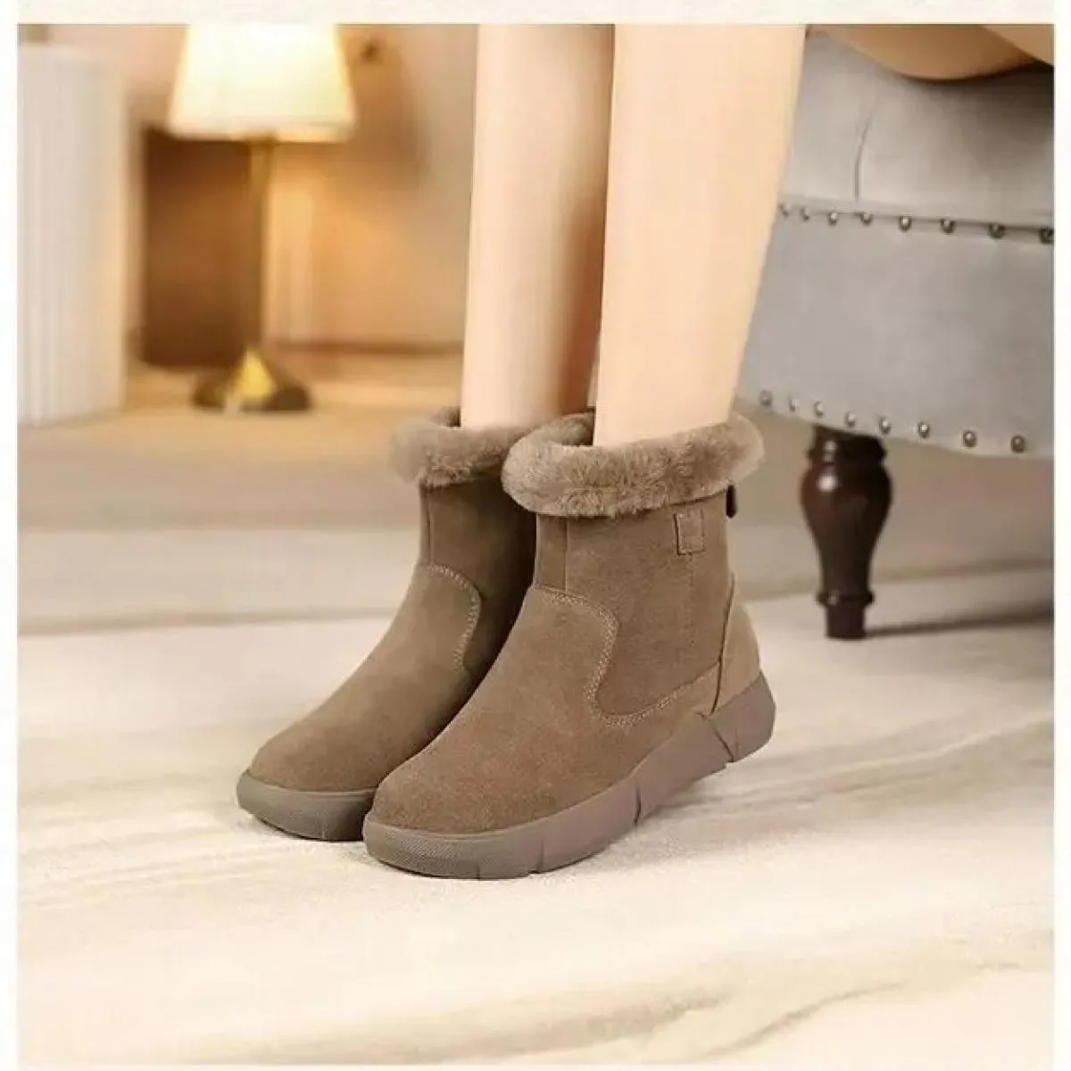 2024 Scarpe da donna di moda Stivali corti da donna in peluche Vendita calda Stivali classici con cerniera laterale Nuova testa