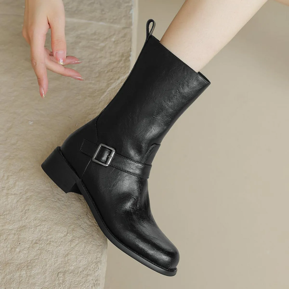 2024 Stivali da donna a metà polpaccio in vera pelle Stivali autunno inverno Tacco quadrato Med Scarpe casual da festa Donna Tag