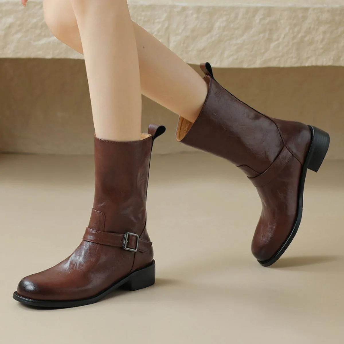2024 Stivali da donna a metà polpaccio in vera pelle Stivali autunno inverno Tacco quadrato Med Scarpe casual da festa Donna Tag