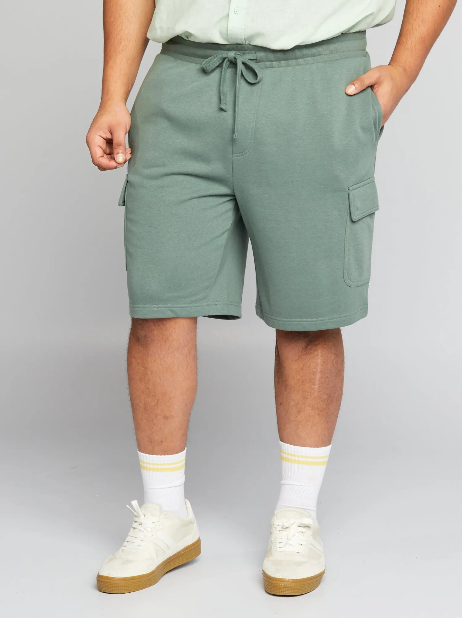 Bermuda con tasche con patta - VERDE