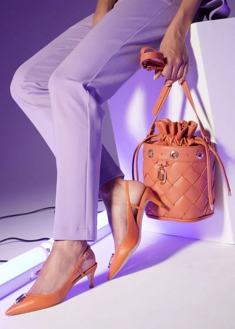 Borsa a secchiello in similpelle intrecciata