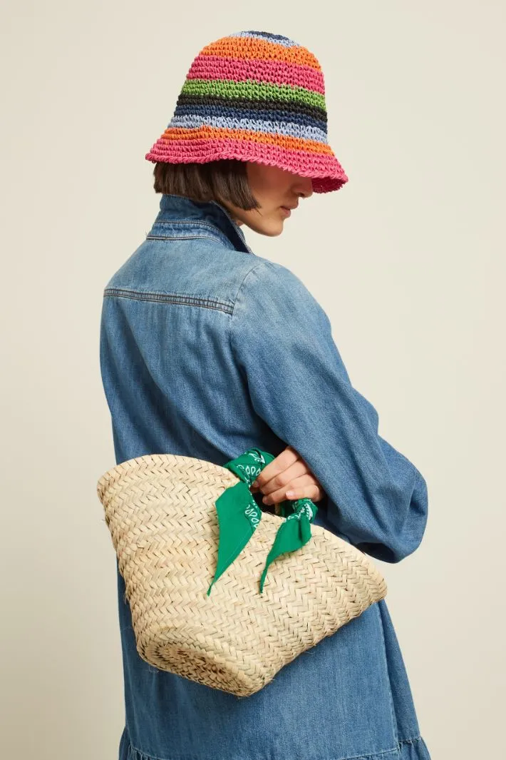 Borsa in paglia con bandana