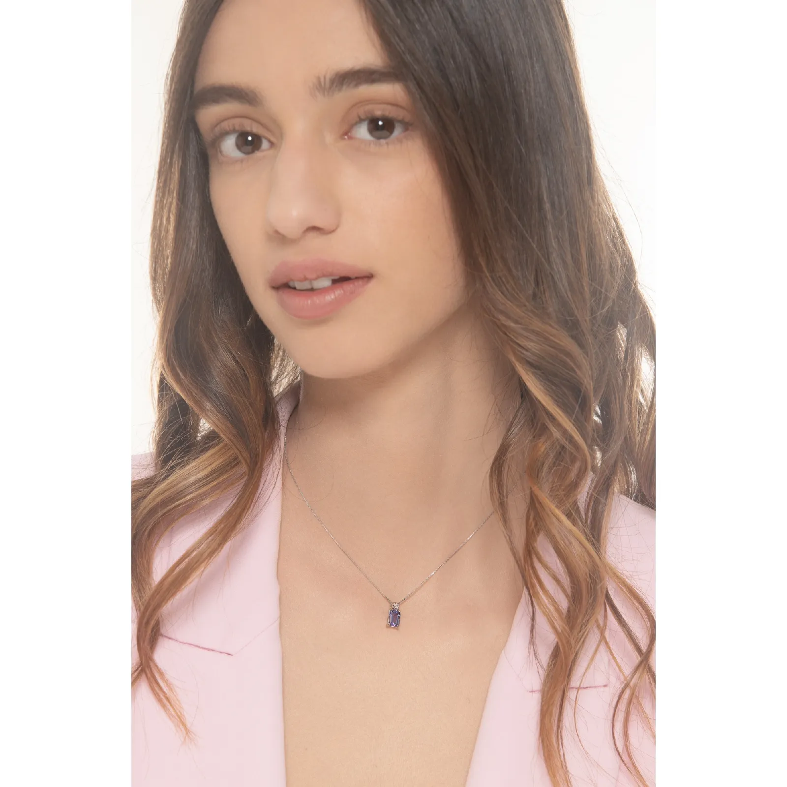 Collana con ciondolo in oro bianco 18k, tanzanite e diamante