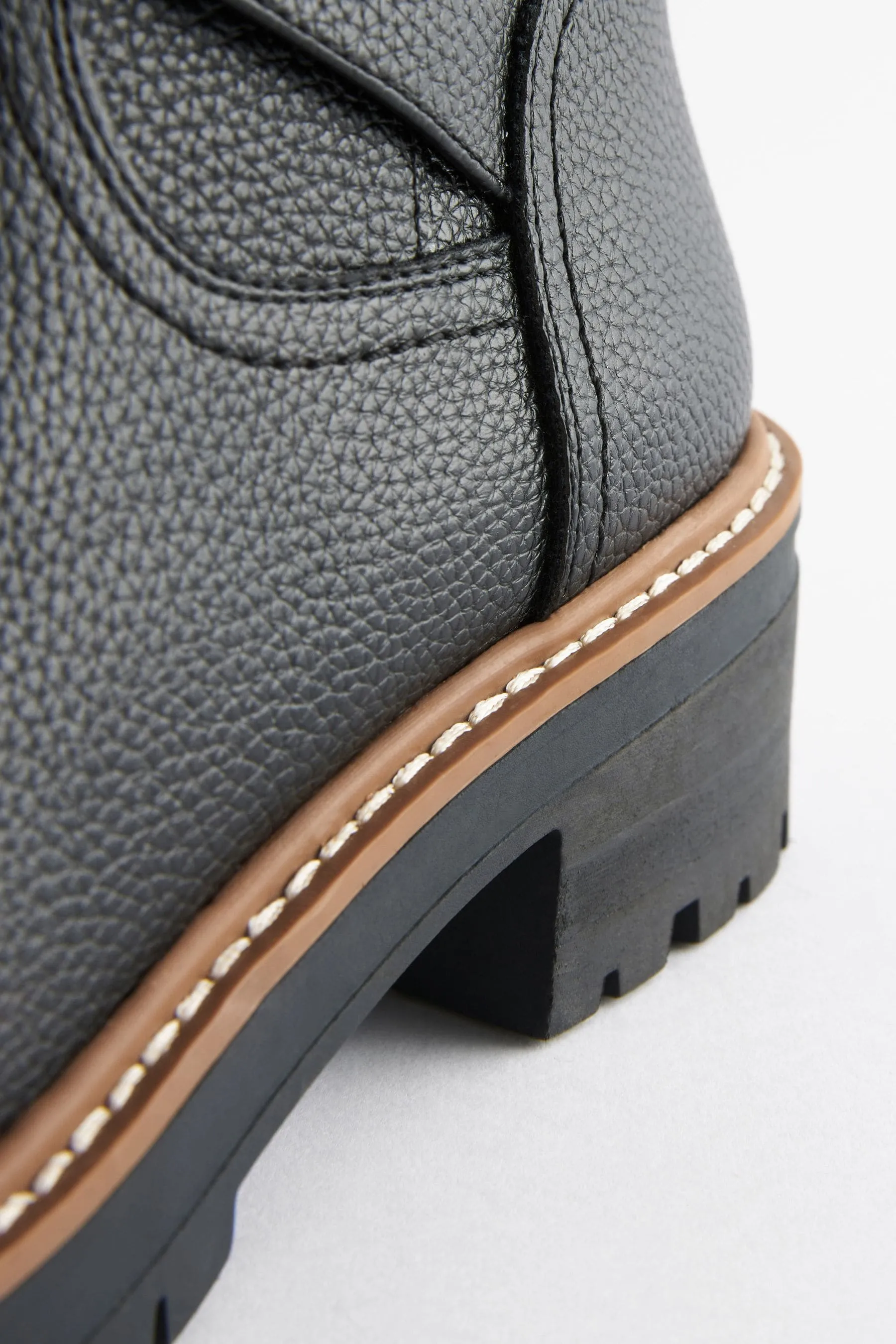 Forever Comfort® - Stivali con fibbia e fodera in pelliccia sintetica
