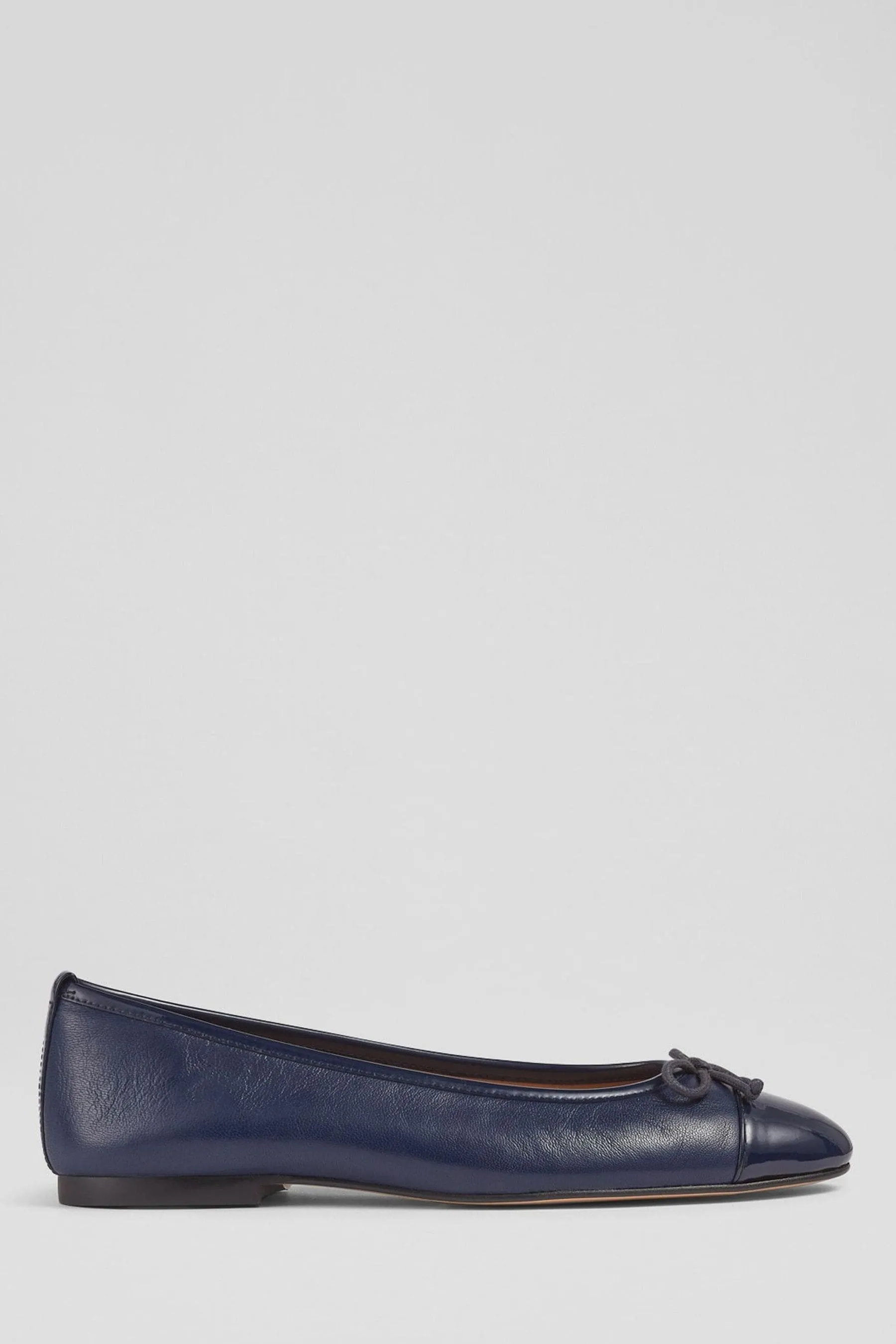 LK Bennett Kara - Ballerine cap toe in pelle e vernice