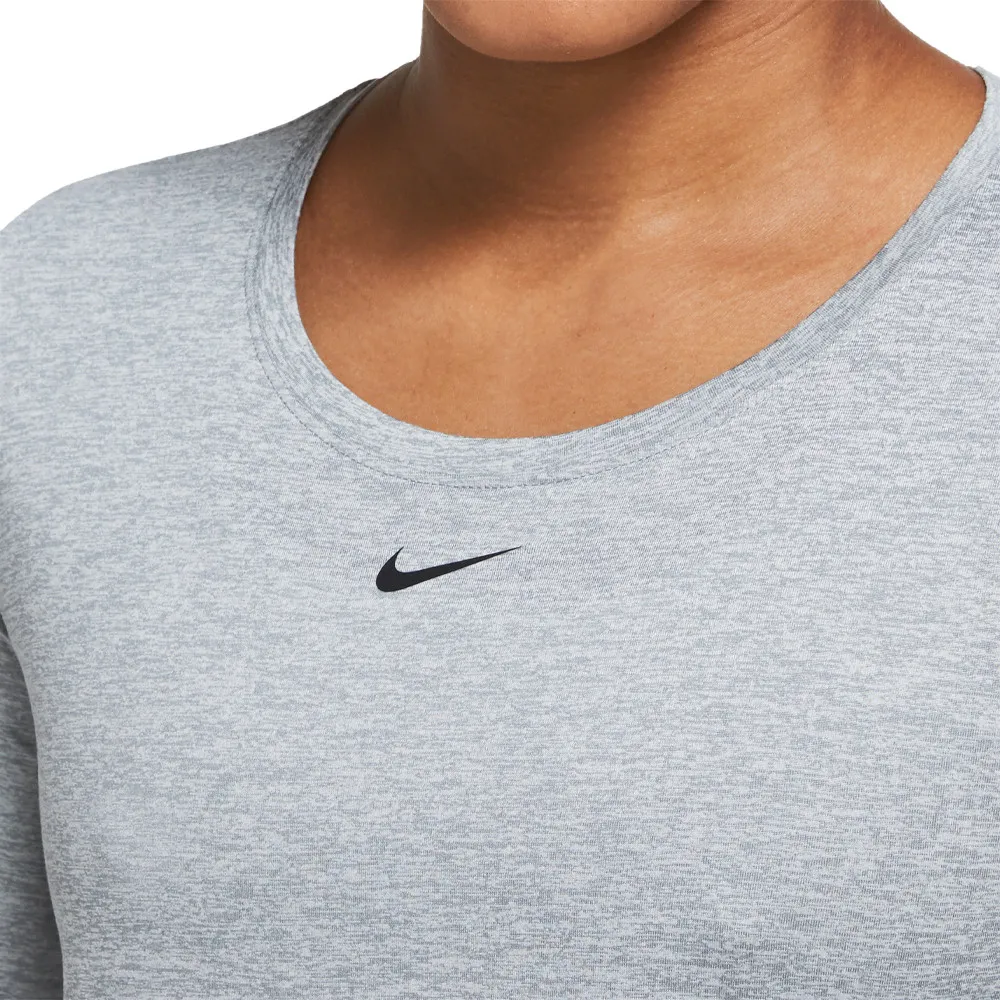 Nike Dri-FIT One per donna Standard Fit Long-Sleeve Top - SP24