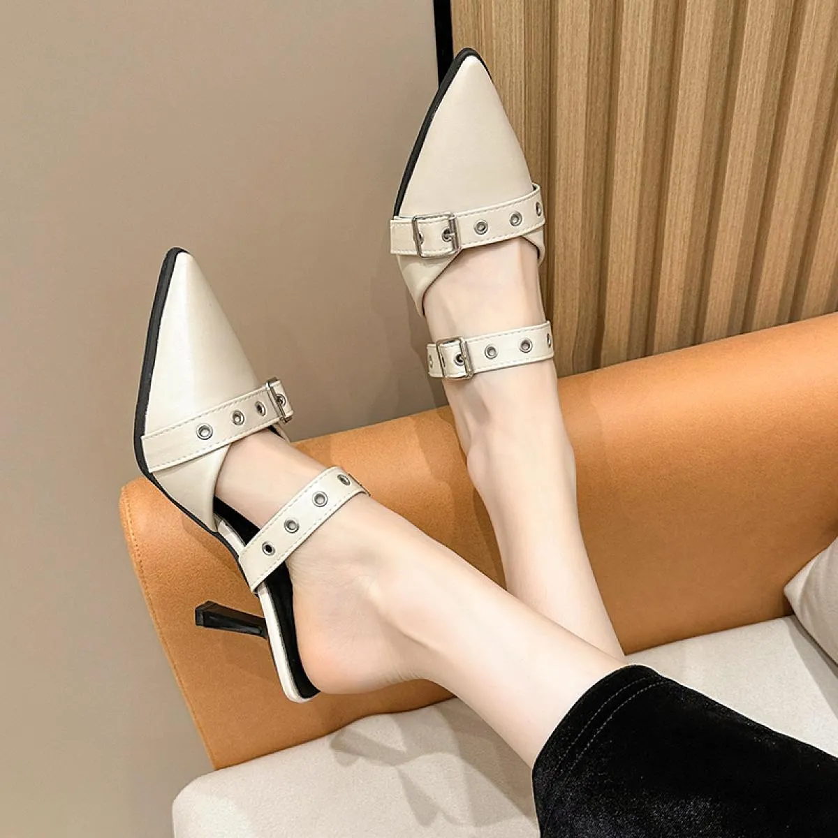 Nuova estate punk goth fibbia in metallo sandali con tacco alto donna punta a punta argento scarpe da festa sandalo con tacco so