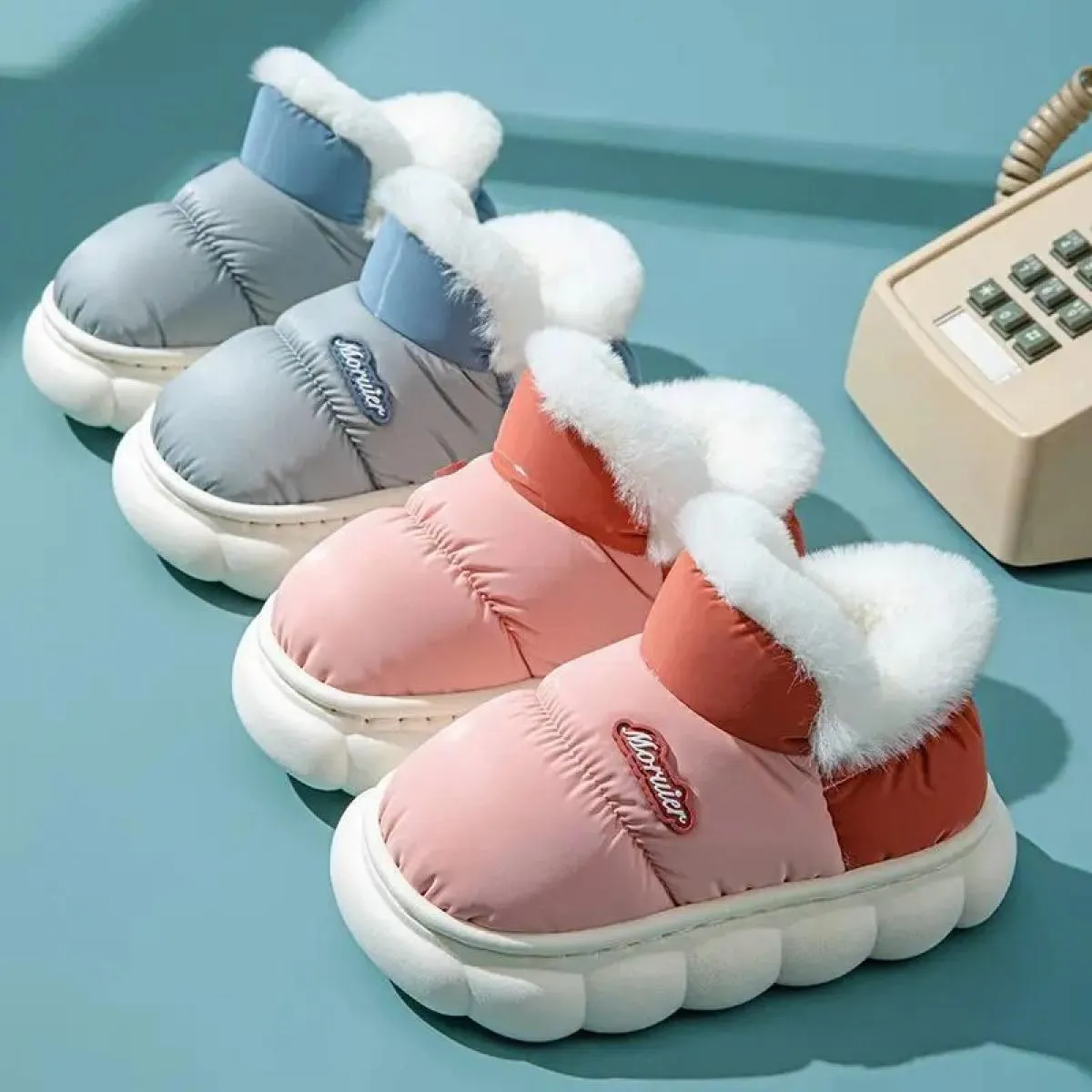 Nuove scarpe invernali in cotone 2024 per bambini carini ragazzi ragazze inverno stivali da neve in peluche caldi e spessi imper