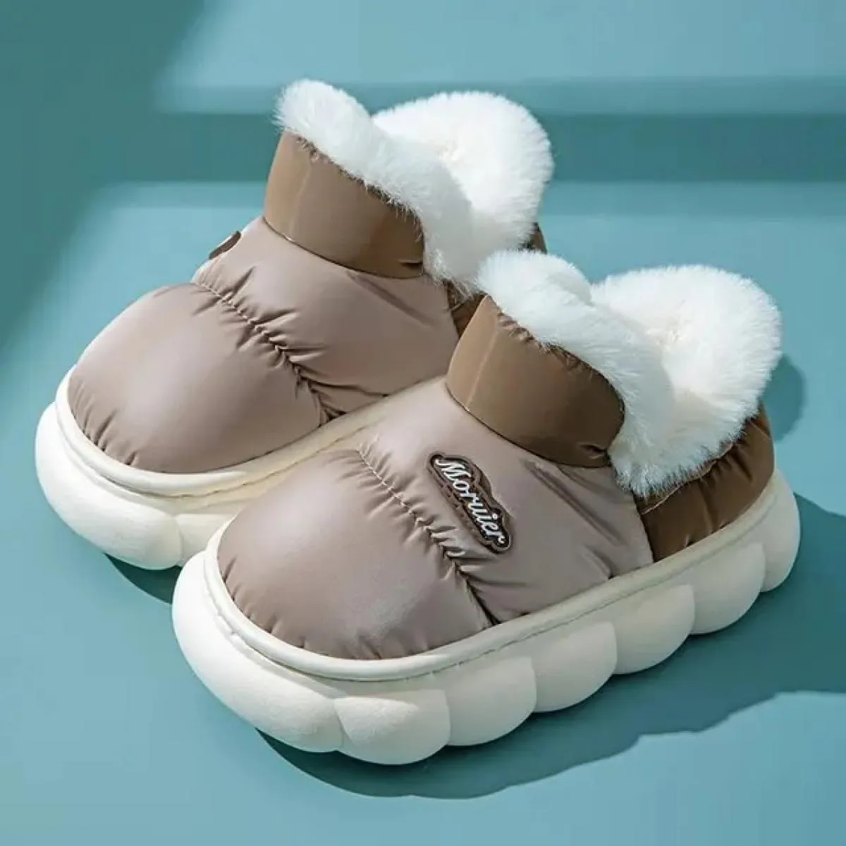 Nuove scarpe invernali in cotone 2024 per bambini carini ragazzi ragazze inverno stivali da neve in peluche caldi e spessi imper
