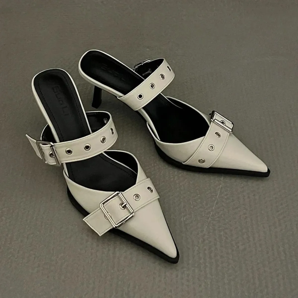 Sandali da donna con tacco alto con fibbia in metallo Sandali estivi con punta a punta argento Scarpe da festa Scarpe décolleté