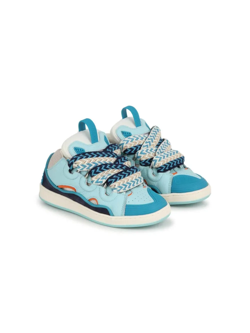 Sneakers Curb
