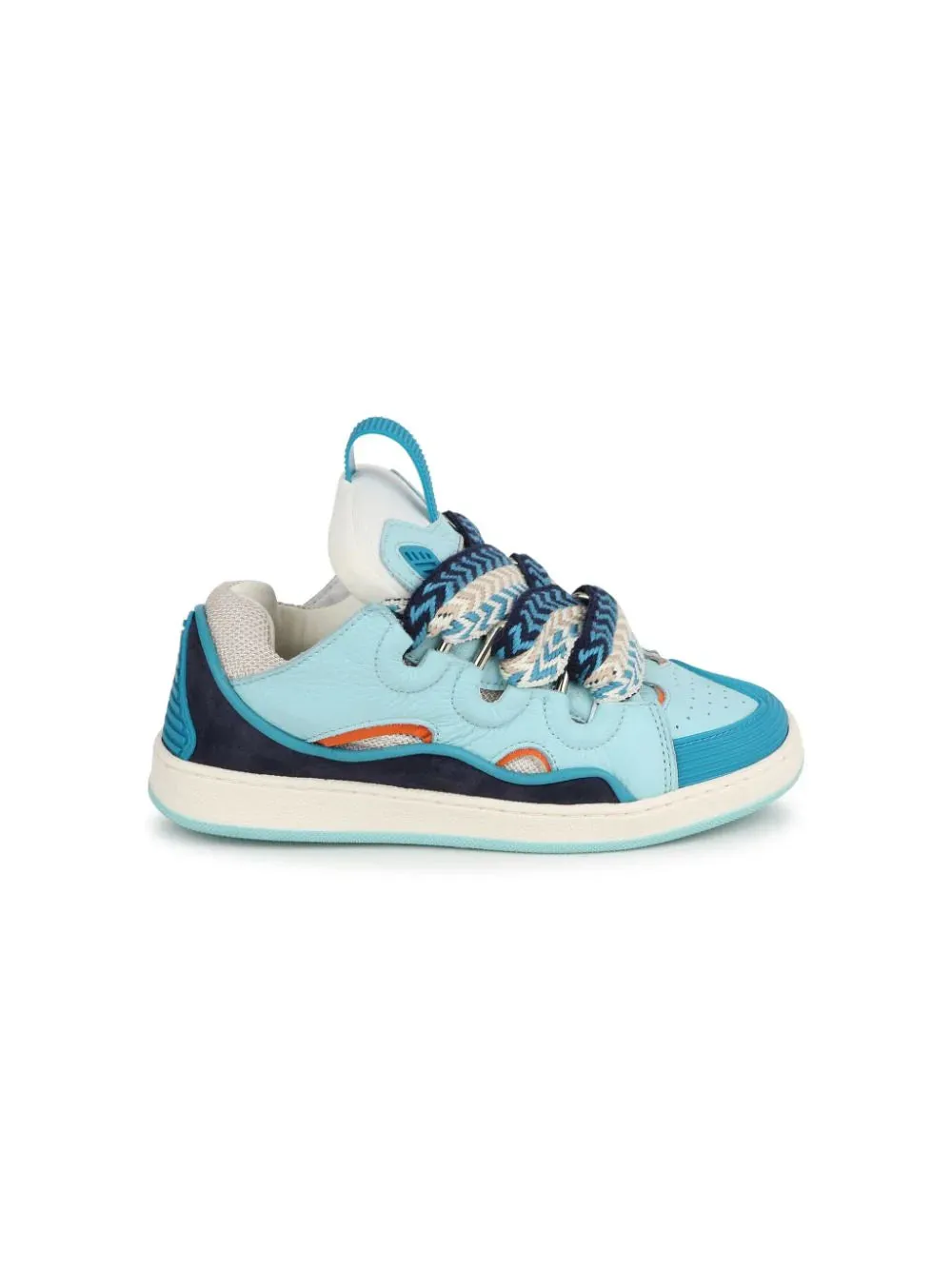 Sneakers Curb
