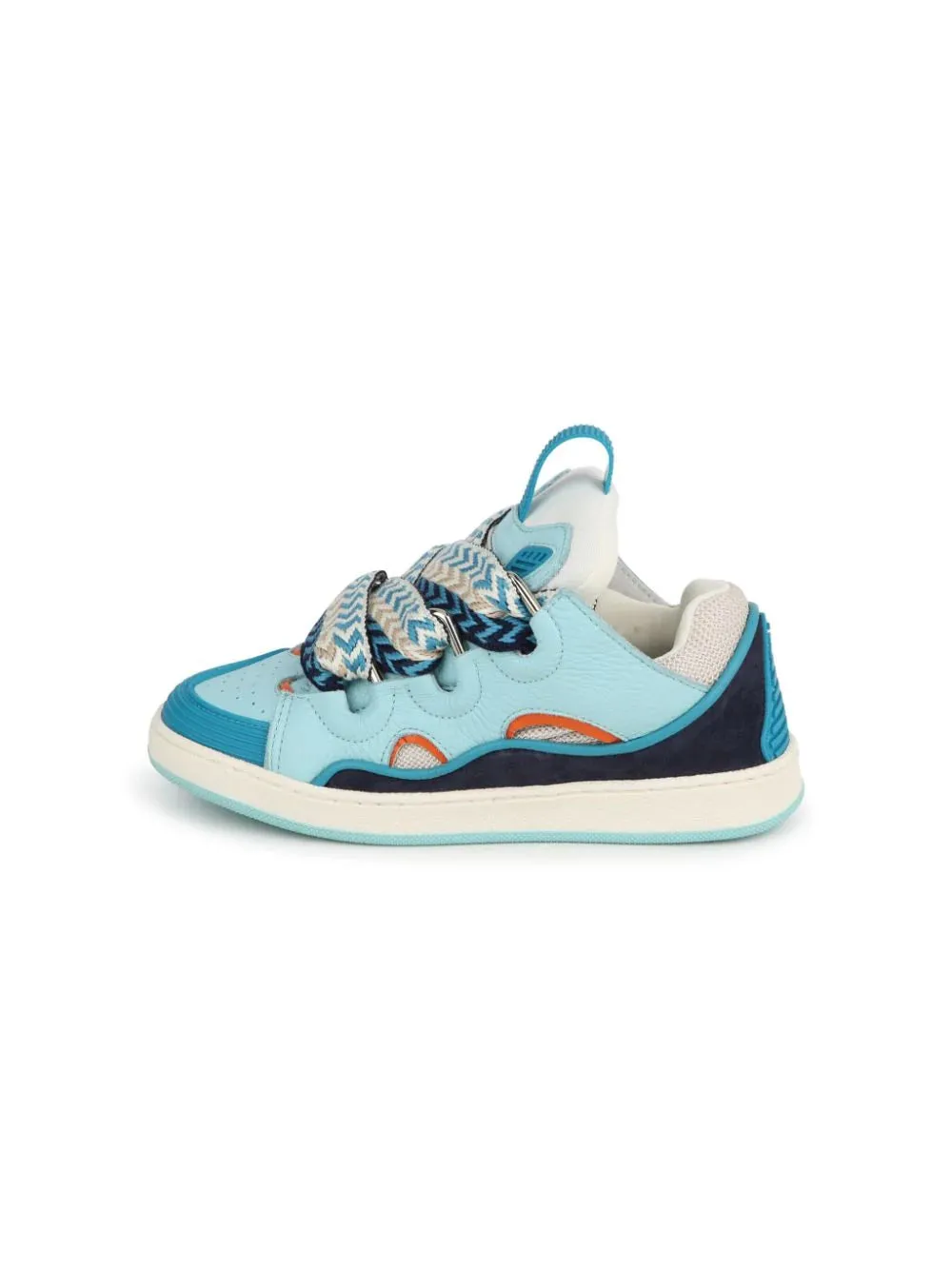 Sneakers Curb